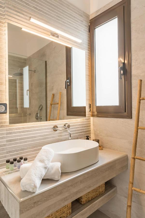 Villa Santa Maria With Private Pool And Sea View Afandu Zewnętrze zdjęcie