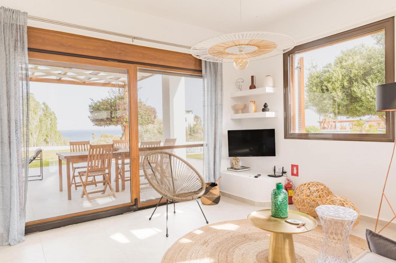 Villa Santa Maria With Private Pool And Sea View Afandu Zewnętrze zdjęcie